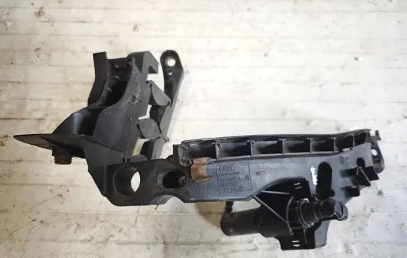 Audi A4 S4 B8 8K Headlight/headlamp mounting bracket 8K0805607 2002837