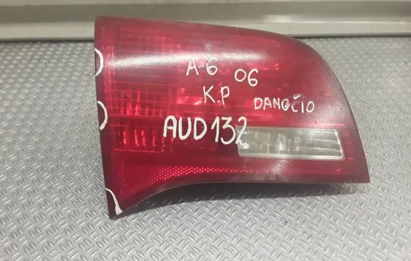 Audi A6 S6 C6 4F Tailgate rear/tail lights 4F9945093