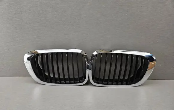 BMW 3 E46 Front bumper upper radiator grill 8208683 51138208683 8208684