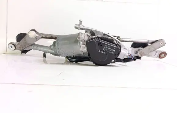 Toyota Auris 150 Front wiper linkage and motor 8511002190