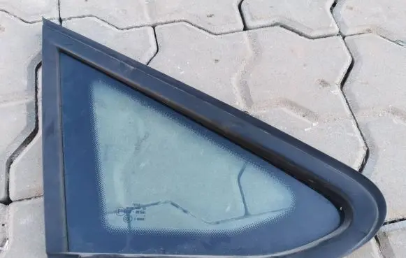 Volkswagen Sharan Front triangle window/glass 7N0845412B