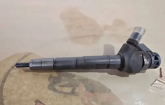Skoda Yeti (5L) Fuel injector 03L130277J