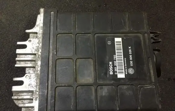 Volkswagen Golf II Engine control unit/module 030906026k 0261200750