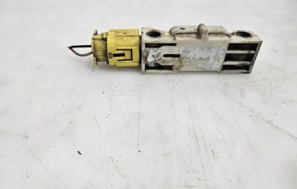 Mitsubishi Grandis Airbag deployment crash/impact sensor 8651A014