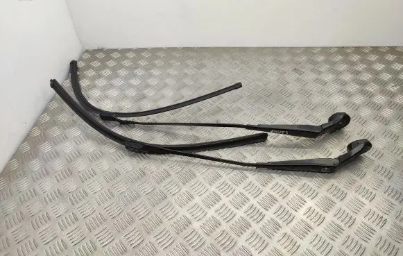 Citroen C4 II Picasso Front wiper blade arm 9676370680
