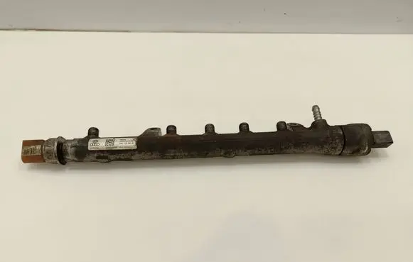 Volkswagen Golf Plus Fuel main line pipe 03L130089B 600000396
