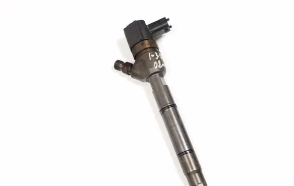 Hyundai i30 Fuel injector 338002A400