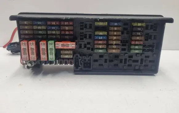 Mercedes-Benz ML W164 Fuse module A1645402372 1645402372