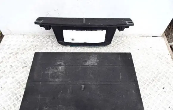 Trunk/boot floor carpet liner