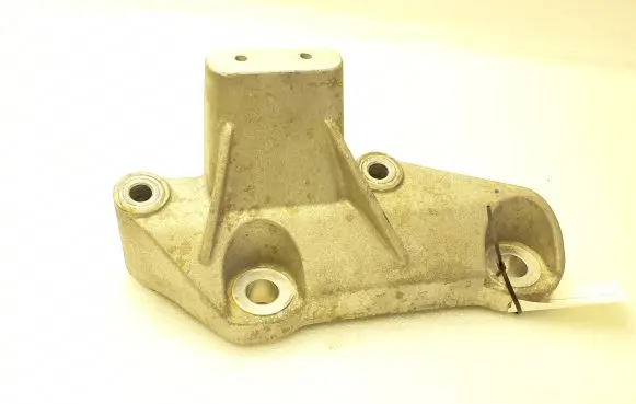 Volvo XC40 Engine mounting bracket 31686306