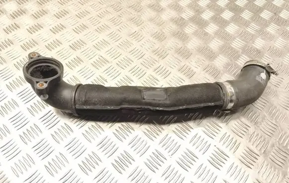 Volkswagen Touran II Intercooler hose/pipe 04L145770H