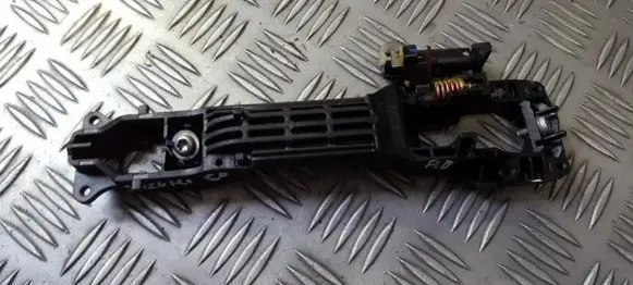 Suzuki SX4 Front door exterior handle