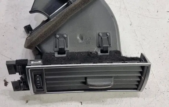 Audi A6 S6 C6 4F Dashboard side air vent grill/cover trim 4F1820902B