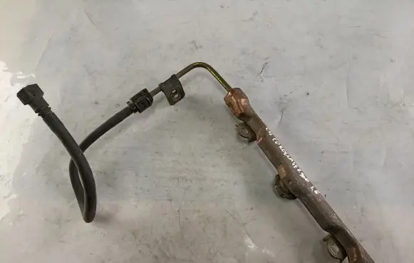 Toyota Corolla Verso E121 Fuel main line pipe