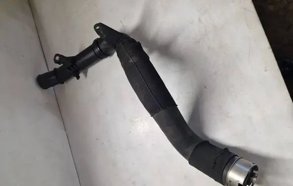 Intercooler hose/pipe