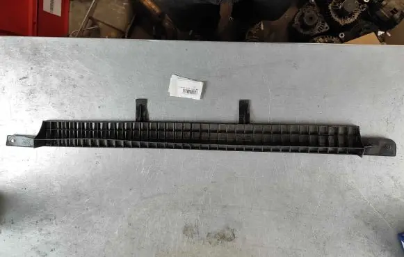 Volvo XC90 Radiator trim 8671374