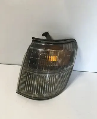 Mitsubishi Pajero Front indicator light 21037746