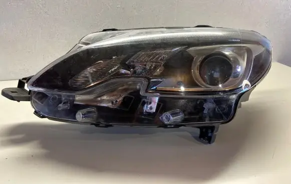 Peugeot 2008 I Headlight/headlamp 90091439