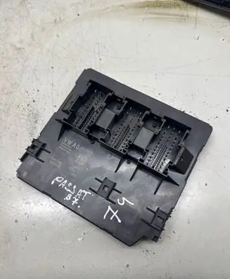 Volkswagen PASSAT B7 Comfort/convenience module 3AA937087P BCMPQ47 WK50514