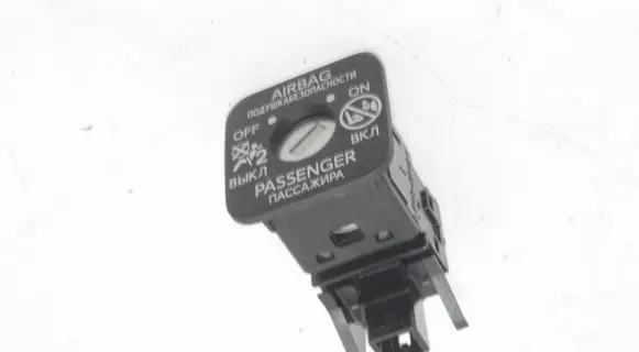 Toyota Auris E180 Passenger airbag on/off switch 