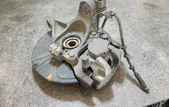 Volvo XC40 Front wheel hub 32246335