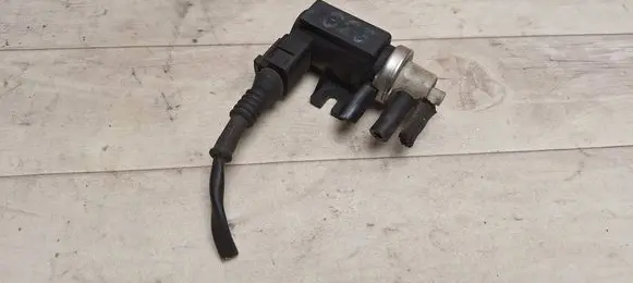 Audi A4 S4 B6 8E 8H Turbo solenoid valve 1J0906627B 72290345 02T318