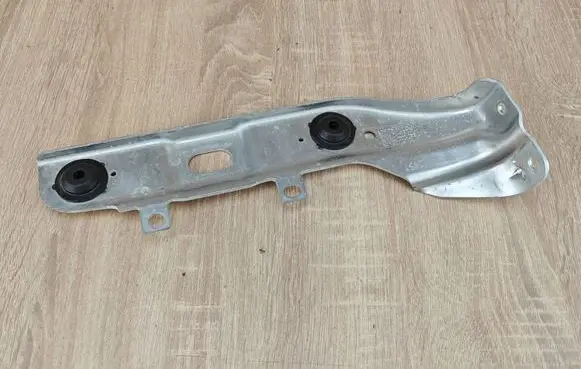 BMW 8 G16 Radiator support slam panel bracket 7357222