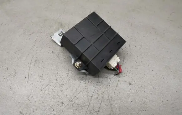 Nissan Primera Other control units/modules 285809F600 73927012