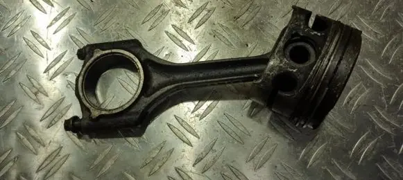 BMW 5 E39 Piston with connecting rod
