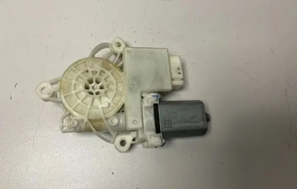 BMW XM Front door window regulator motor 9450069 5A53091