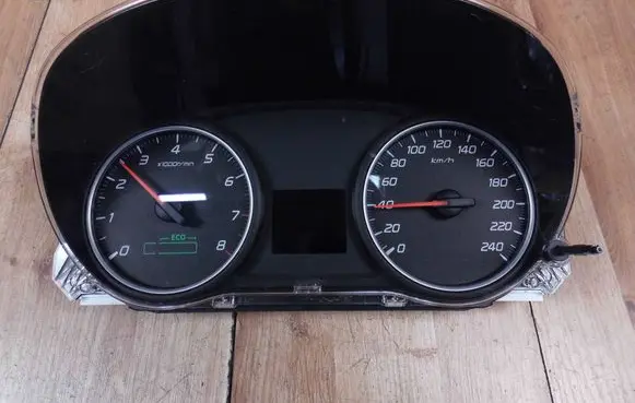 Mitsubishi Outlander Speedometer (instrument cluster) 8100C289