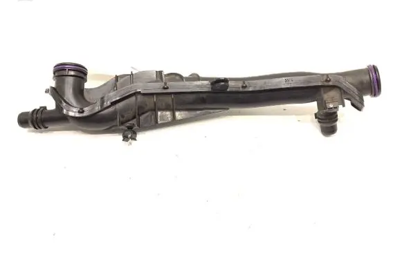 Engine coolant pipe/hose