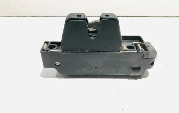 Peugeot 307 Loading door lock 9652301980