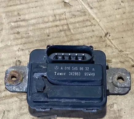 Mercedes-Benz C AMG W202 Coolant fan relay A0165459632 95W49 3X2863