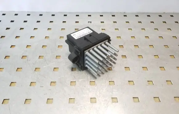 Chrysler Grand Voyager V Heater blower motor/fan resistor F011500052