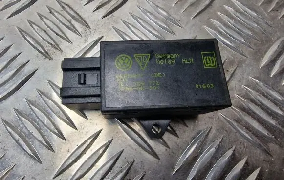 Volkswagen Touareg I Seat heating relay 7L0959772