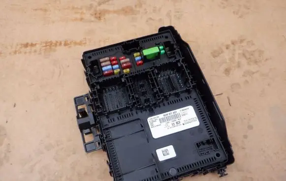 Ford Kuga III Fuse module LX6T15604BCF