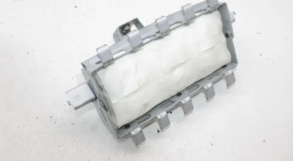 Nissan Leaf II (ZE1) Passenger airbag