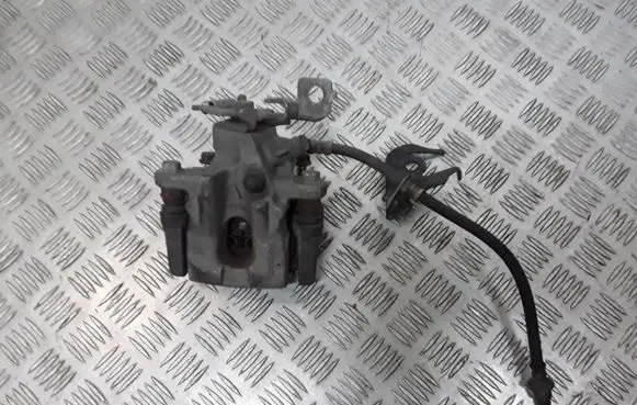 Lexus CT 200H Rear brake caliper