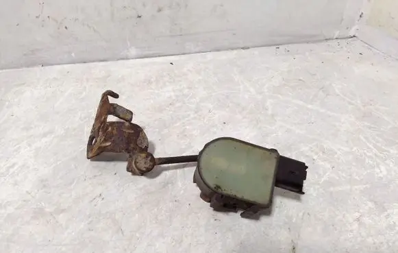 Headlight/headlamp level sensor