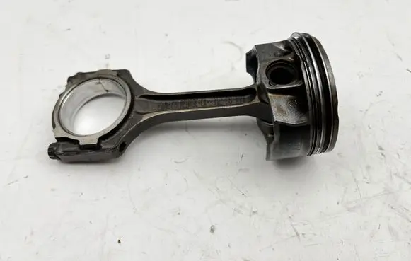 Ford Mustang V Piston with connecting rod RFBR3ECA3312BBNV1 RFBR3ECA3312BB