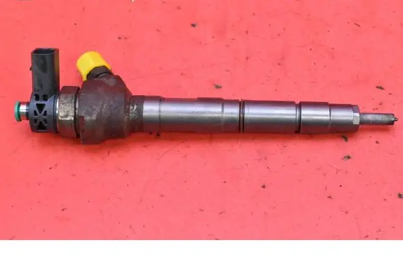 Skoda Octavia Mk3 (5E) Fuel injector 03L130277J