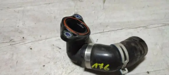 Mercedes-Benz A W176 Engine coolant pipe/hose 147138070R