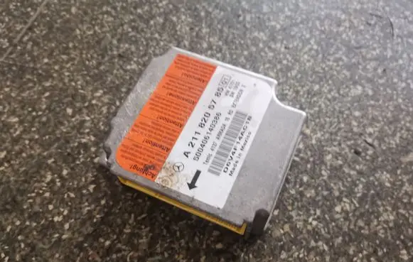 Mercedes-Benz E W211 Airbag control unit/module A2118205785