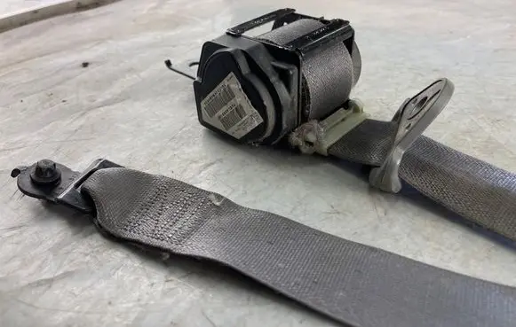 Jeep Grand Cherokee (WK) Front seatbelt P1cl65bd5ad