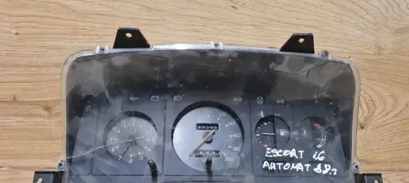 Ford Escort Speedometer (instrument cluster) 88AB10841AA
