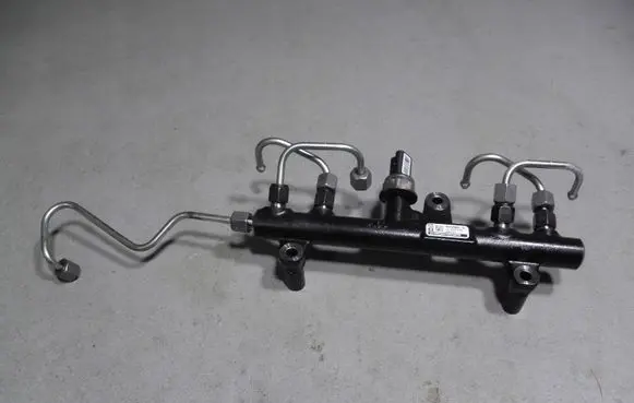 Ford Focus Fuel main line pipe 9681909680