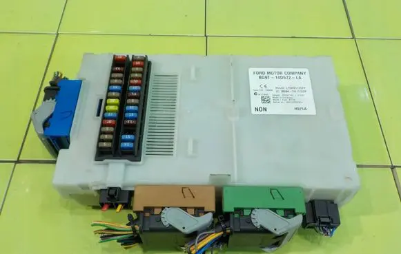 Land Rover Freelander 2 - LR2 Central body control module BG9T14D572LA BSI
