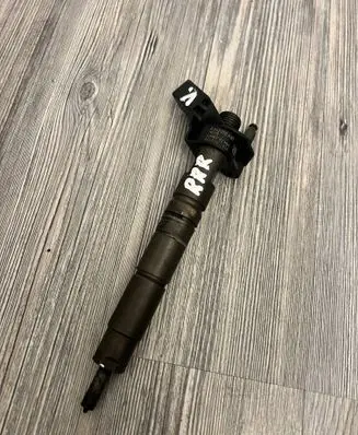 Mercedes-Benz C W204 Fuel injector A6420701187 0445116 110319