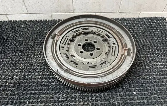 Renault Clio IV Flywheel 123101086R